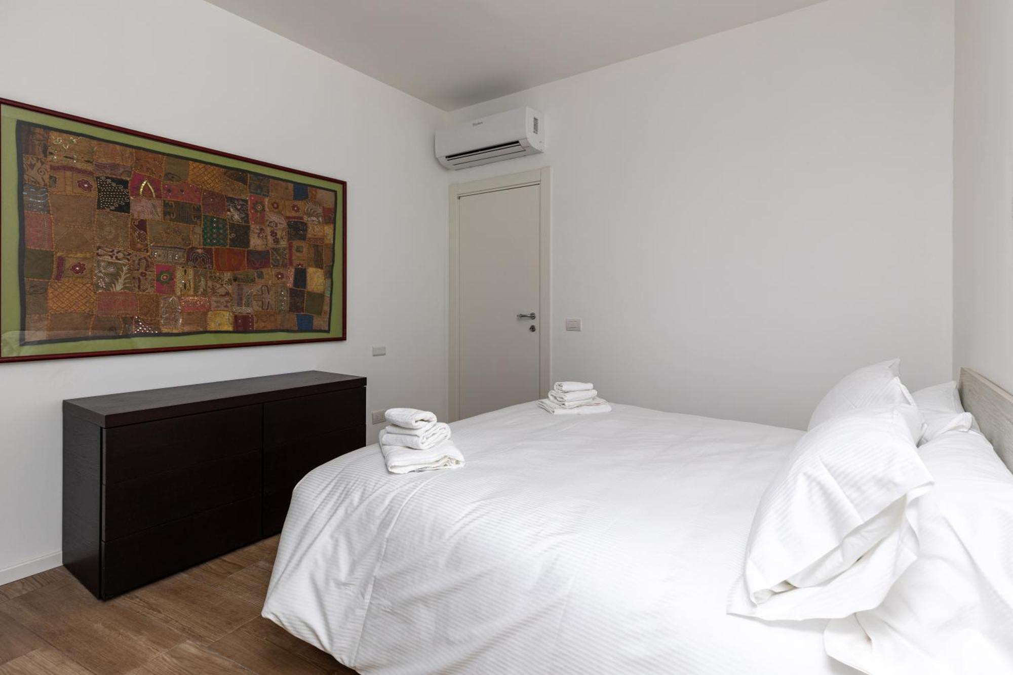 Piazza Del Lago Suites 梅纳焦 外观 照片